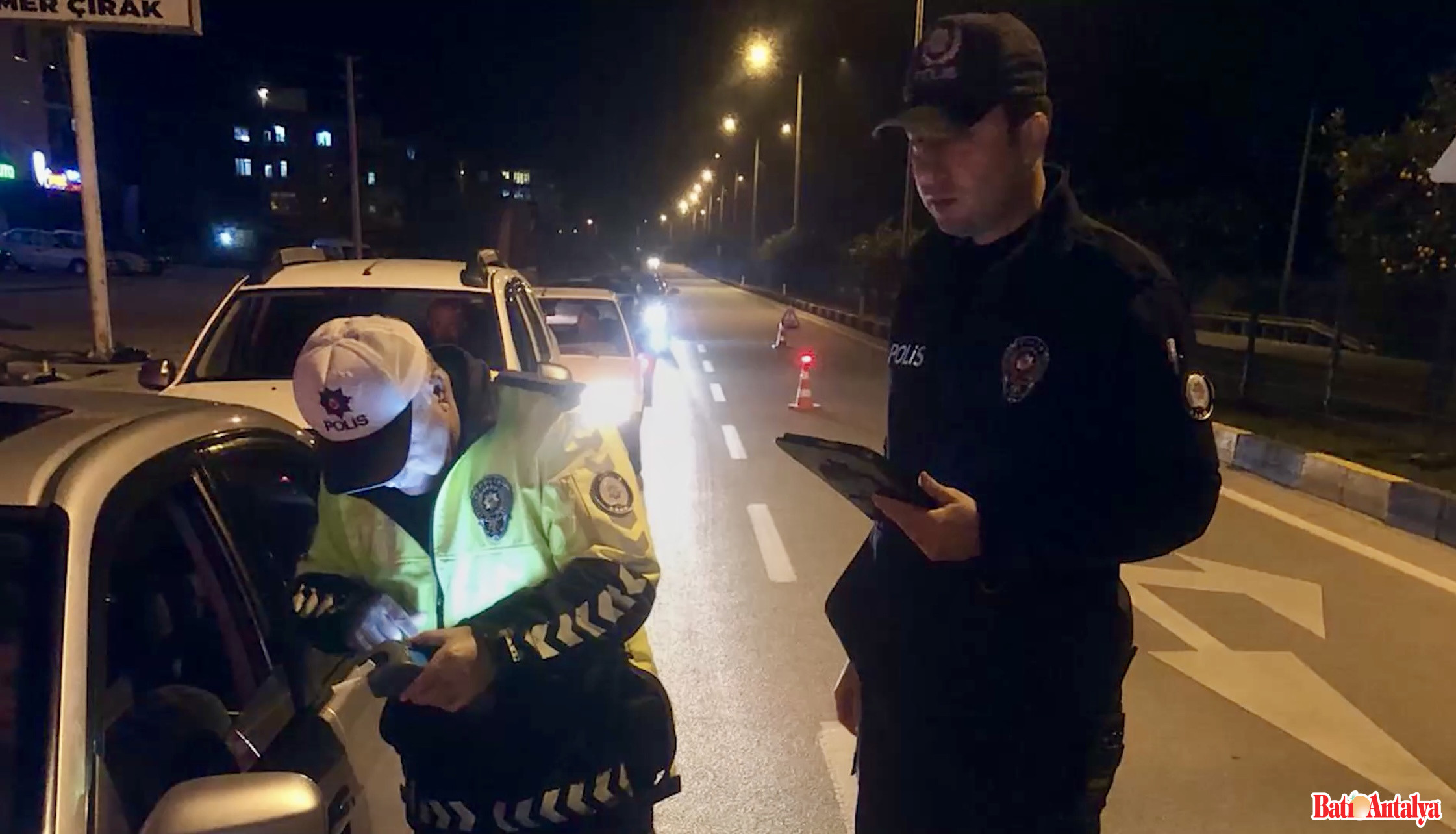 Antalya'da Huzur Uygulaması 53 Aranan Şahıs Yakalandı! 4