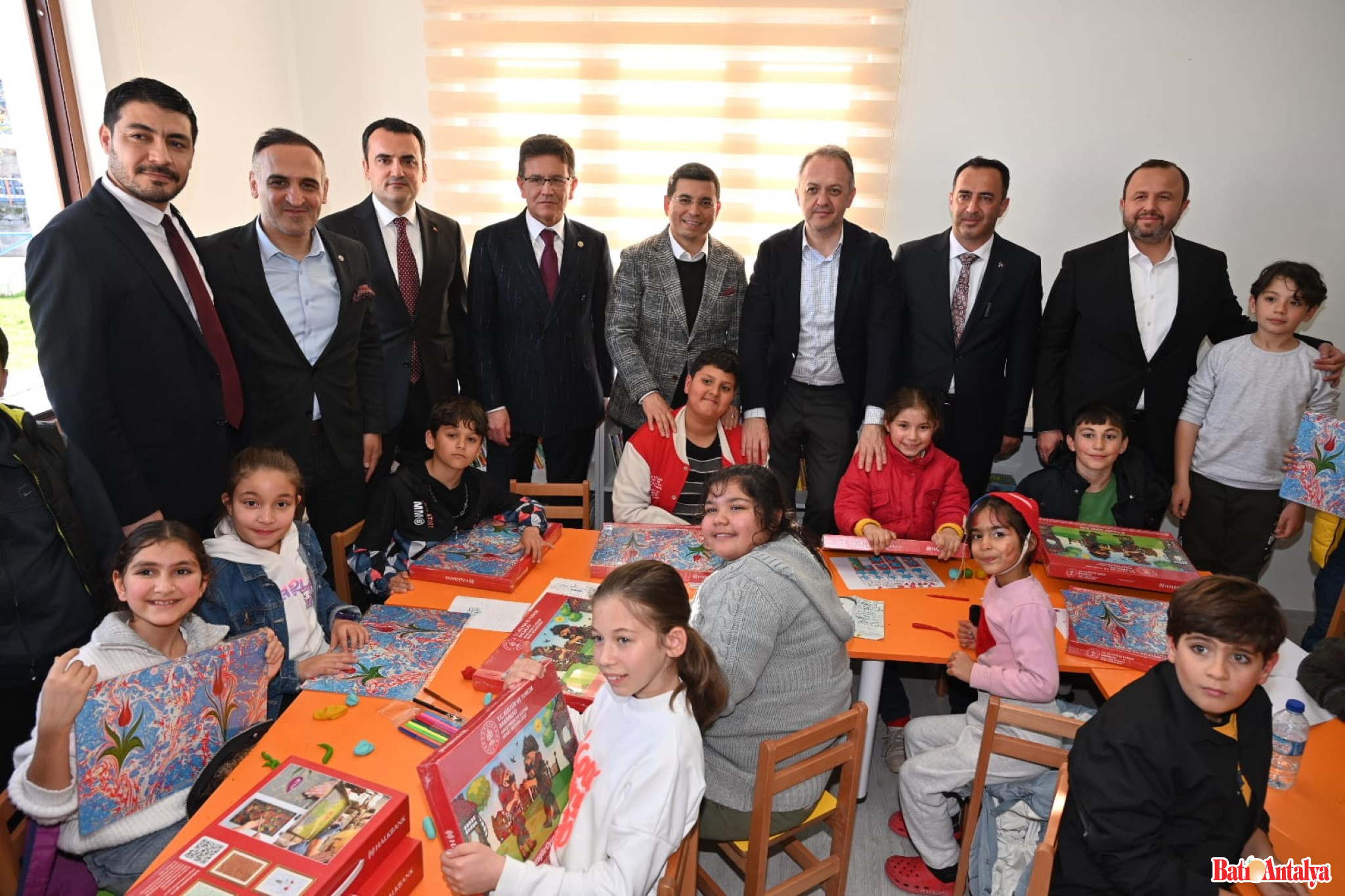 Finike'de Yenilenen İlçe Halk Kütüphanesi Hizmete Açıldı!1