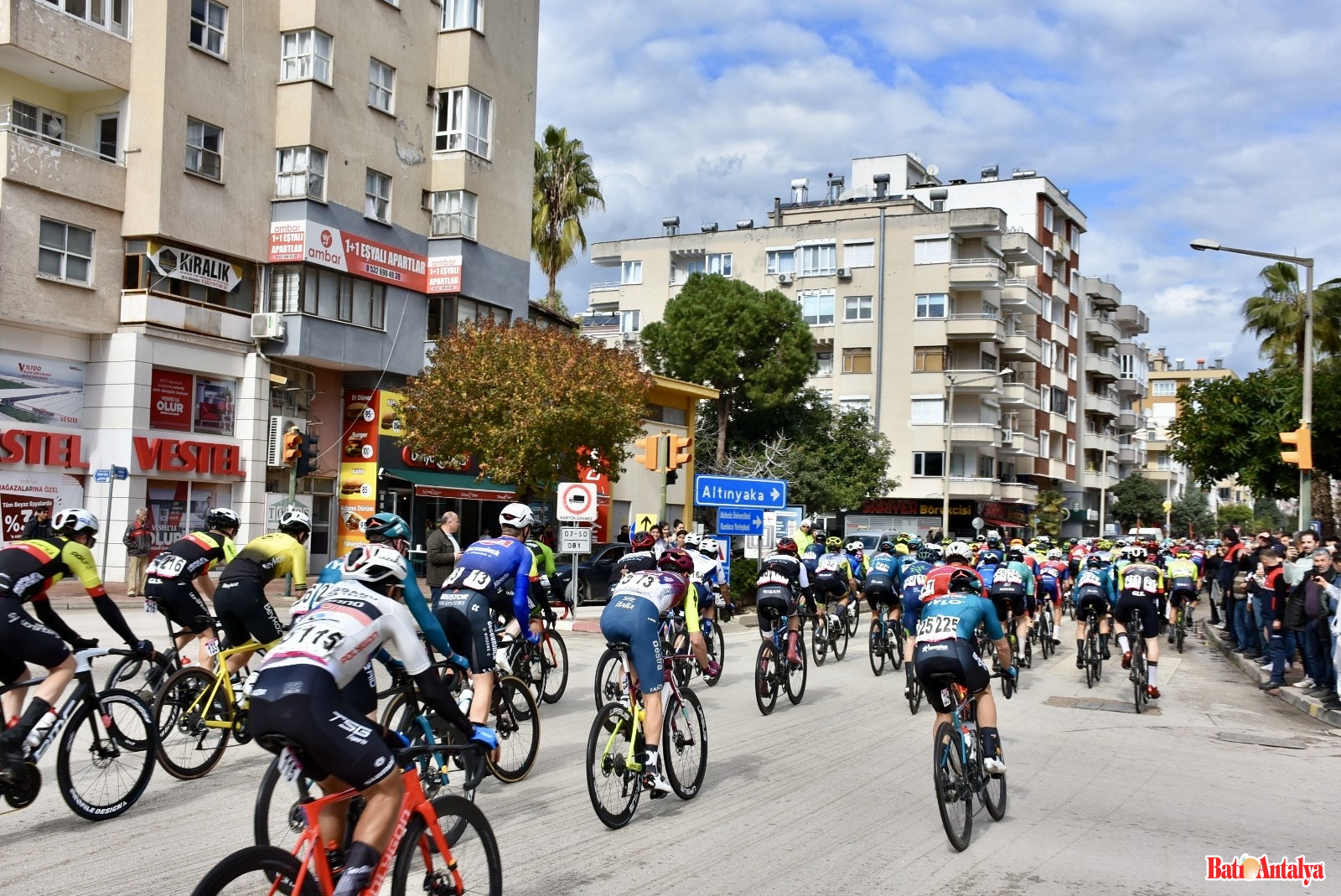 Tour Of Antalya Bisiklet Turu 2. Etabı Kumluca'dan Geçti 7