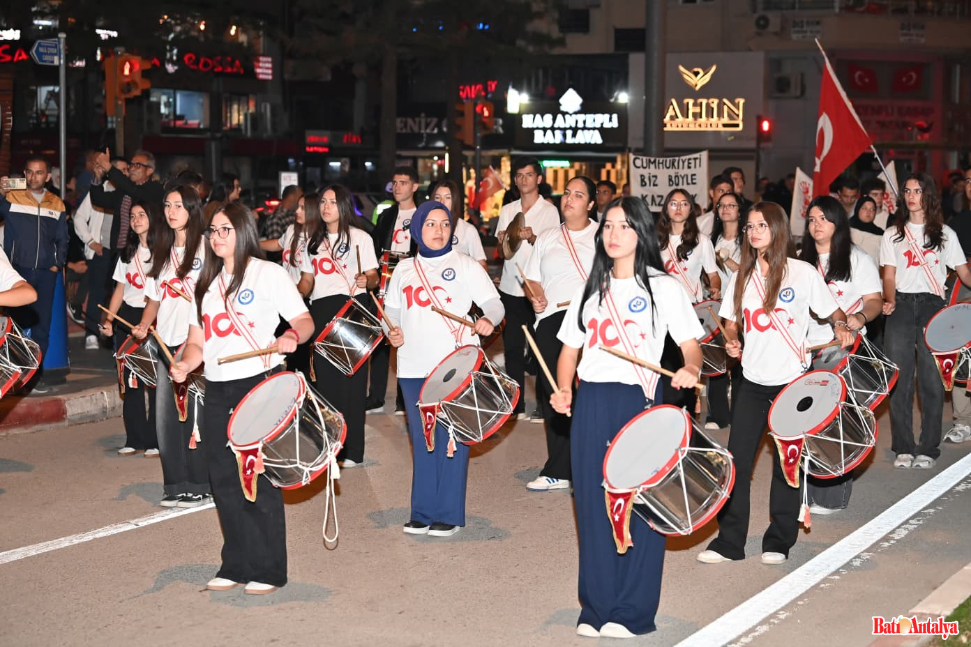 Cumhuri̇yeti̇n Işiği Kumluca’da Parladi 1