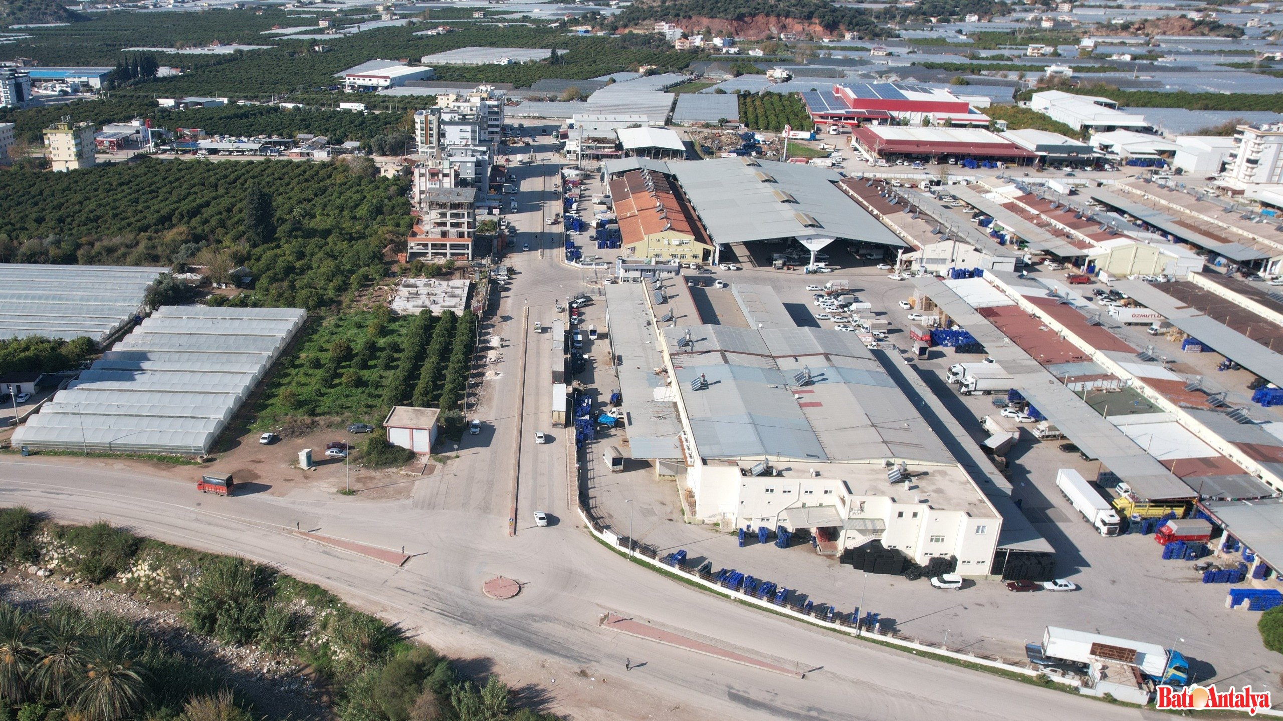 Kumluca Halinde Fiyatlar Yükseldi