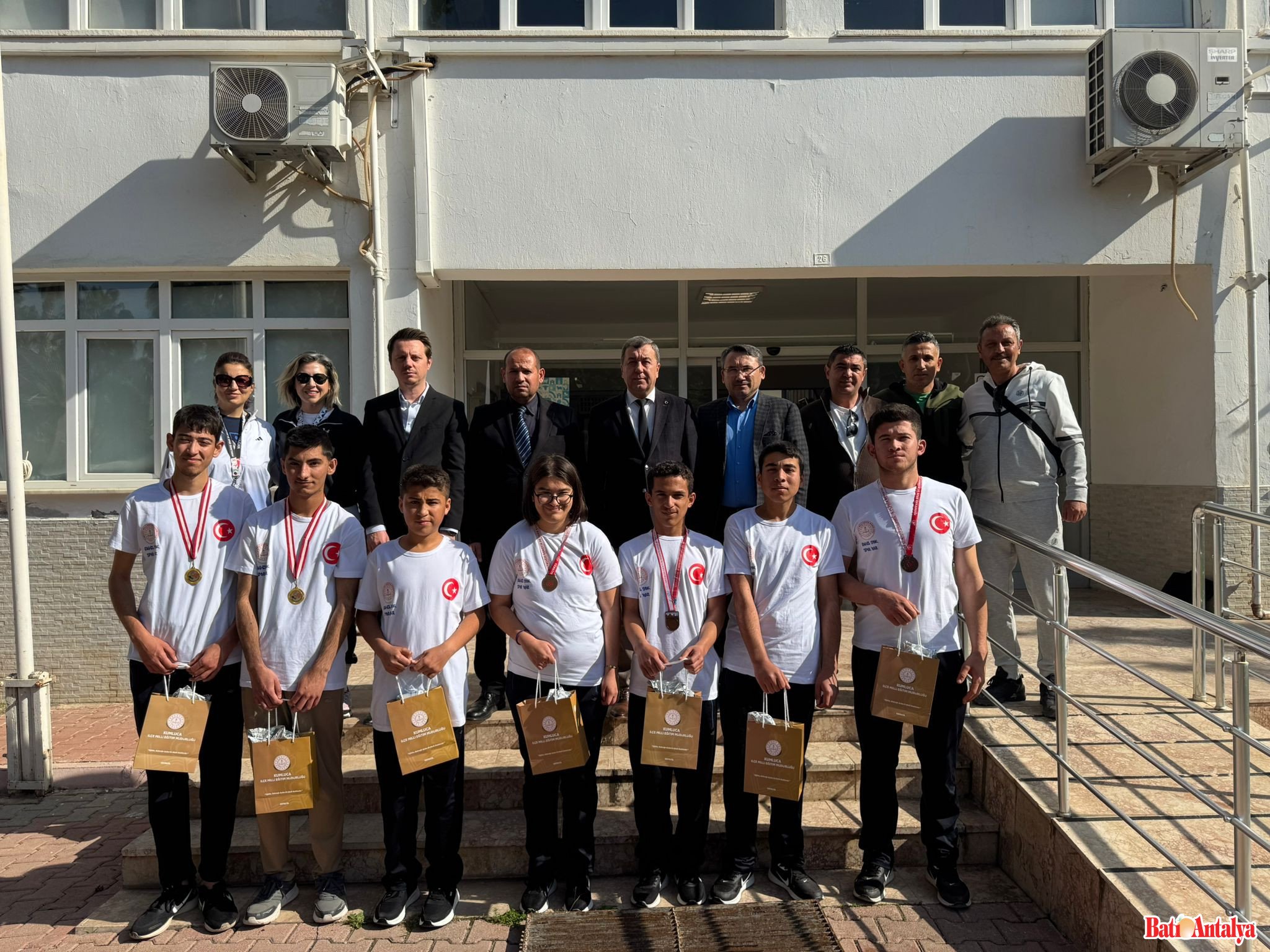 Kumluca’da Engel Tanımayan Tarihi Başarı!