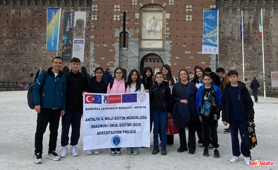 Kumlucalı Öğrenciler  Milano’da Tarihle Buluştu