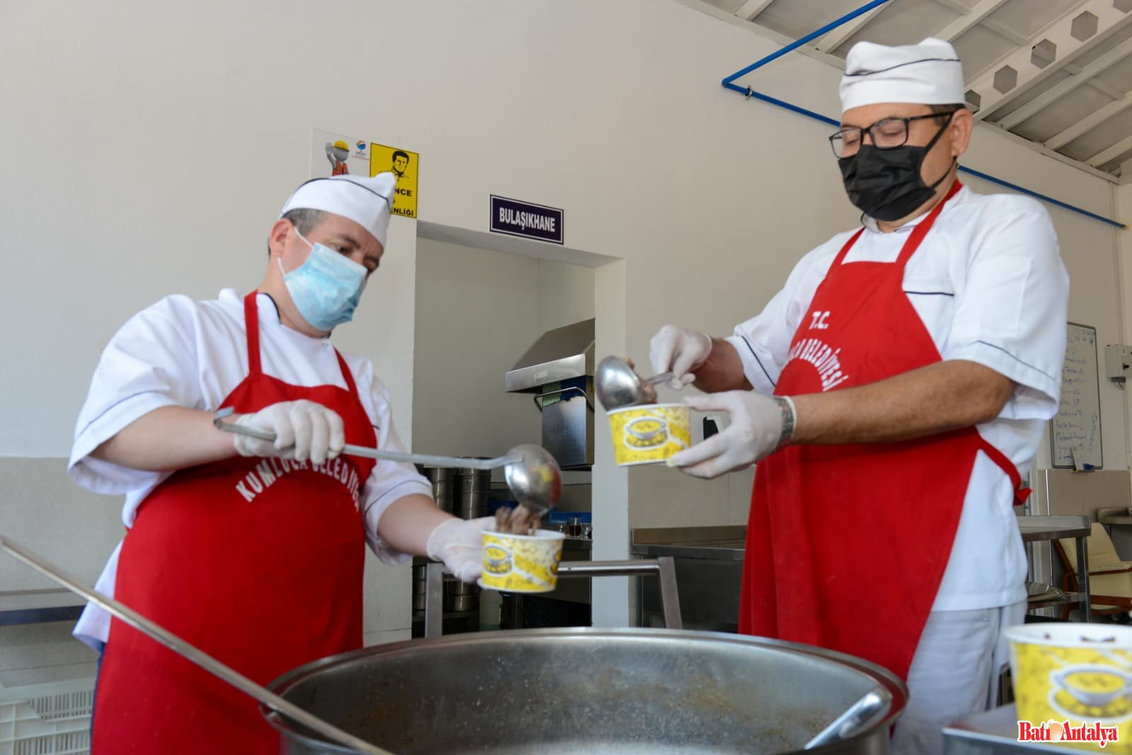 Ramazan’ın Bereketi Kumluca’da 297 Sofraya Ulaştı