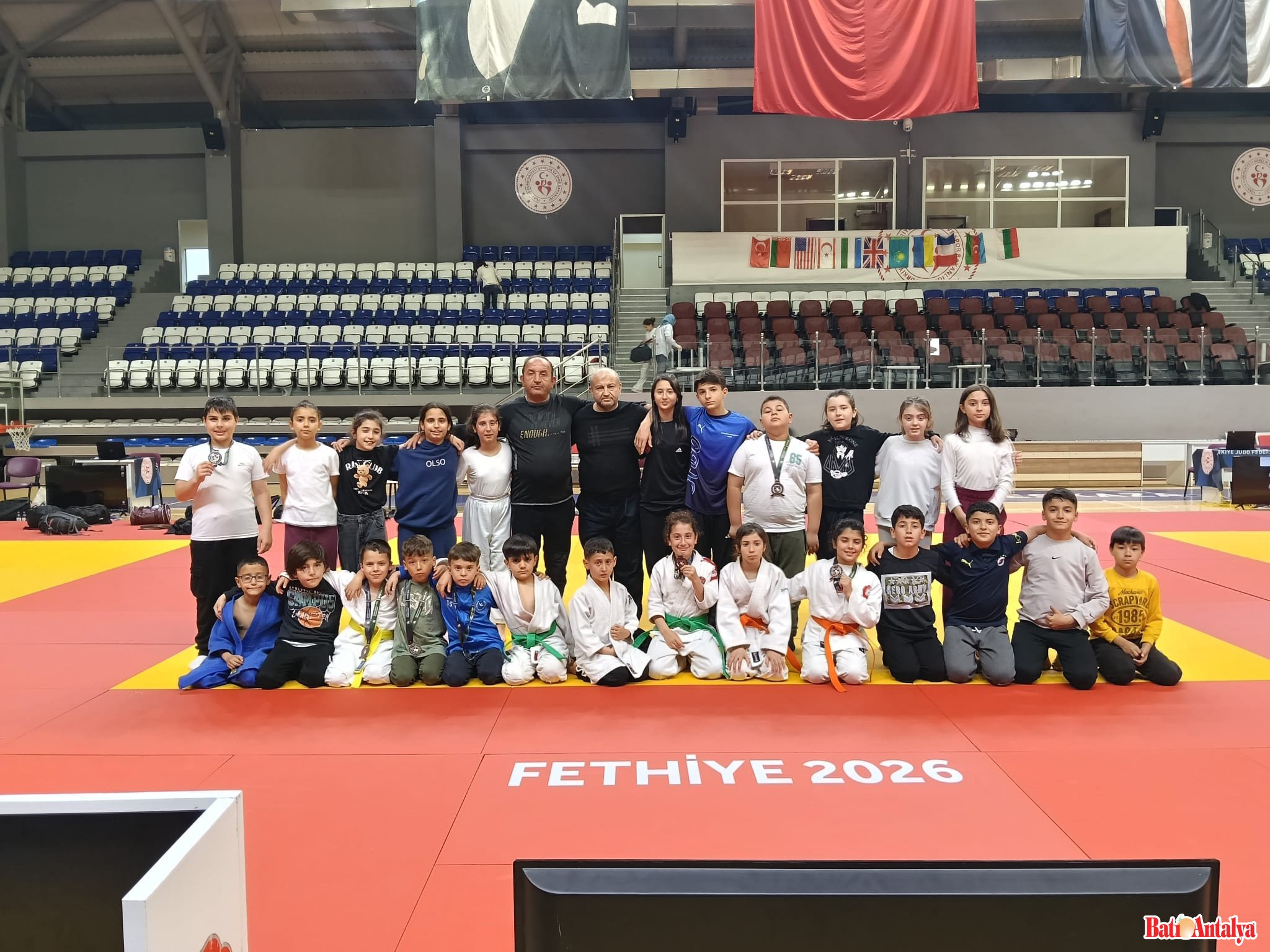 Kumluca Judo Takımından Büyük Başarı: 12 Sporcu Kürsüde