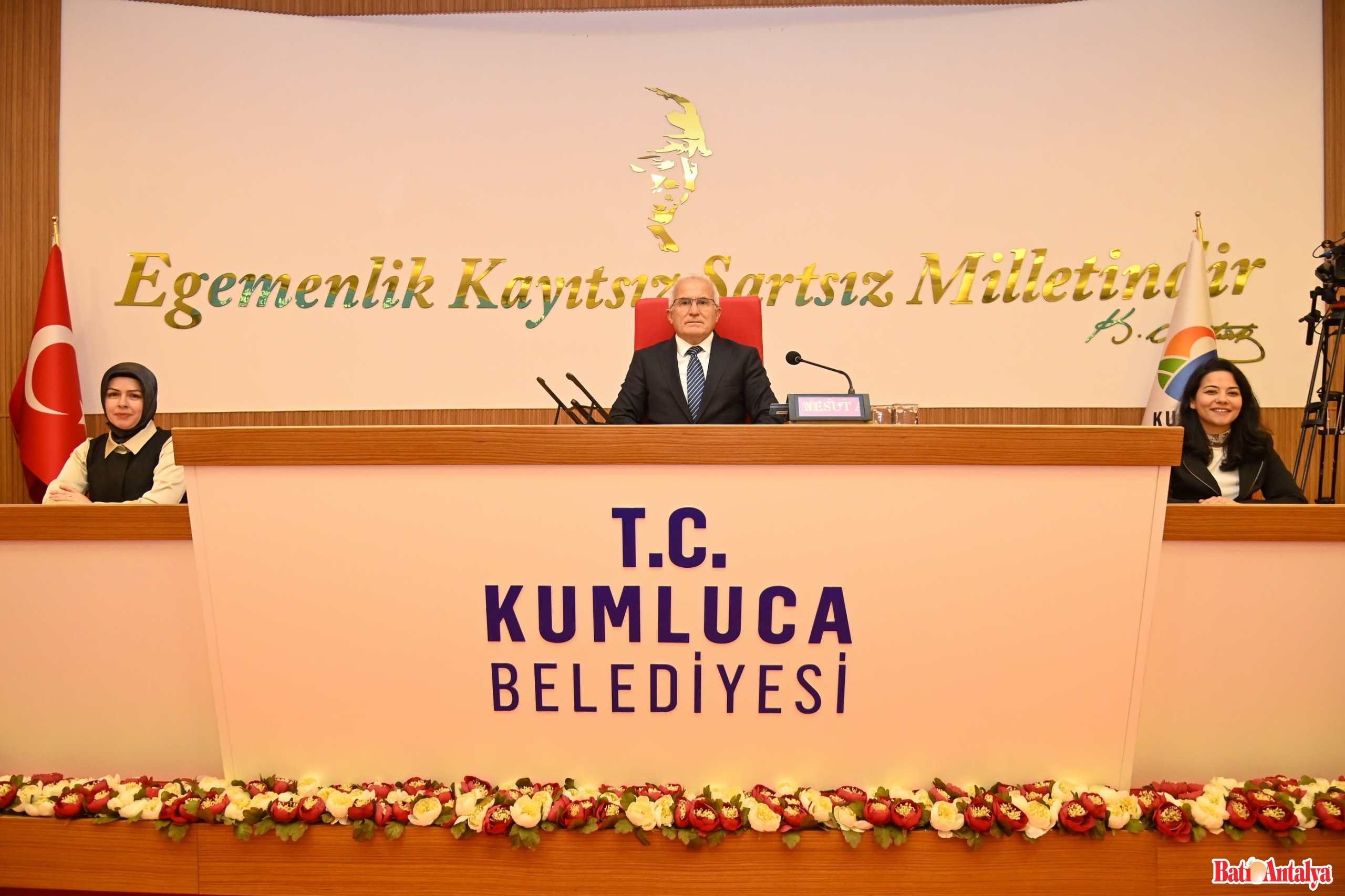 Kumluca Meclisinde Kriz!