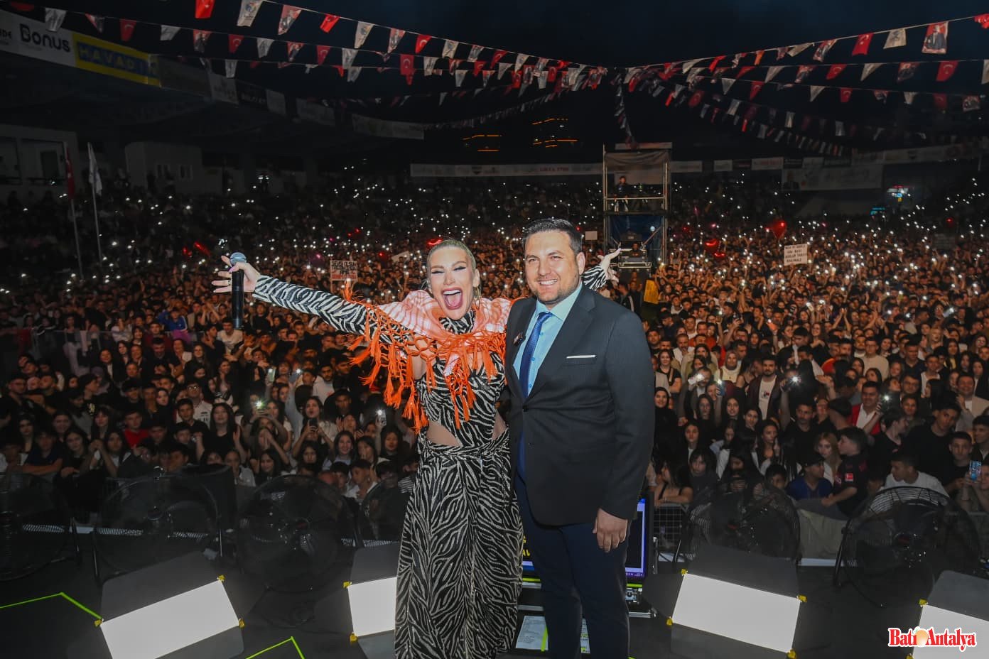İrem Derici’den Kumluca’ya "Komşuluk" Teklifi