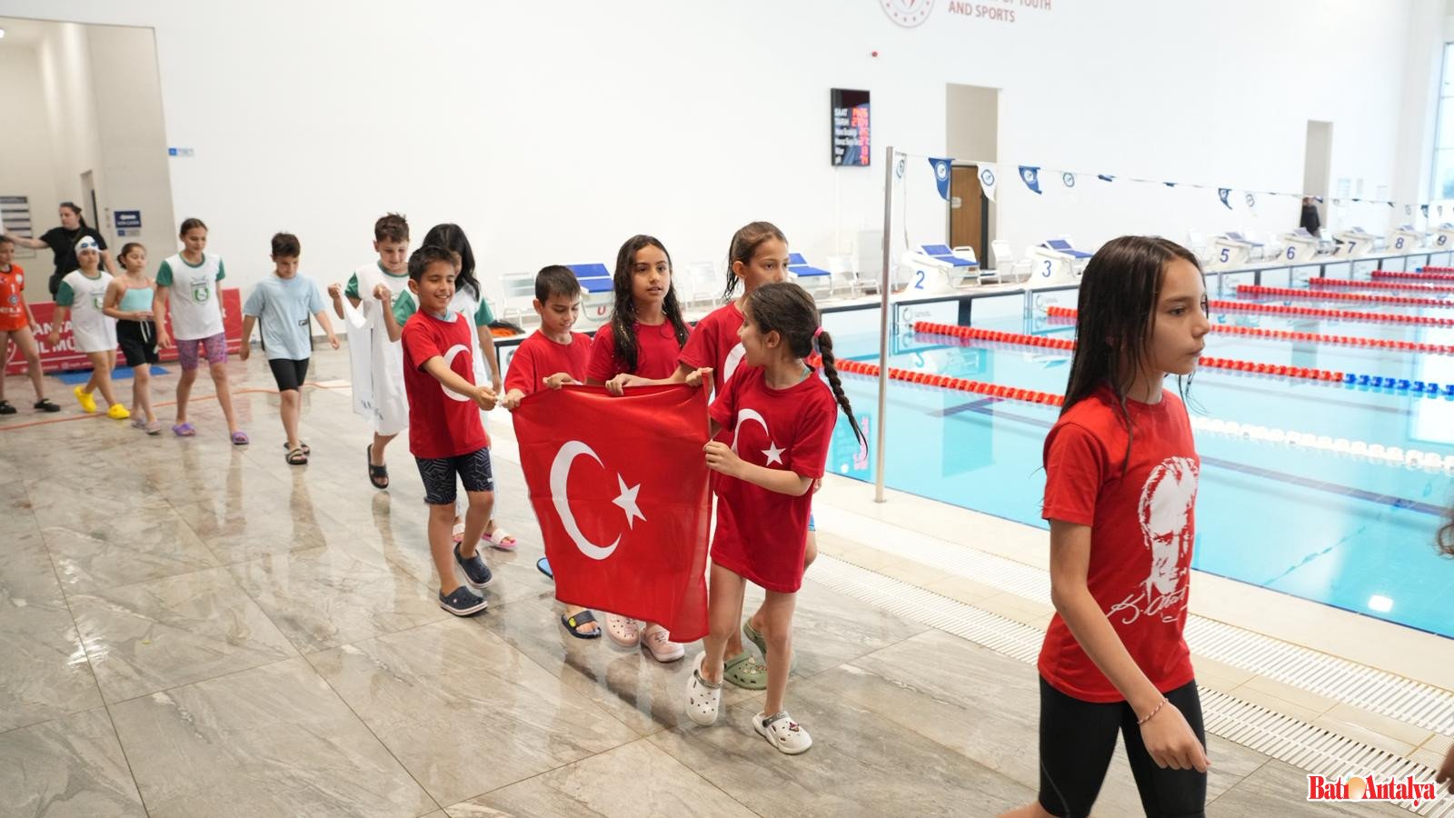Minik Yüzücülerden Büyük Başarı!