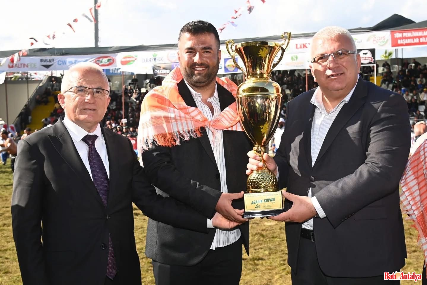 Yaraş: Kumluca’dan Kazandık, Yine Kumluca İçin Harcıyoruz!