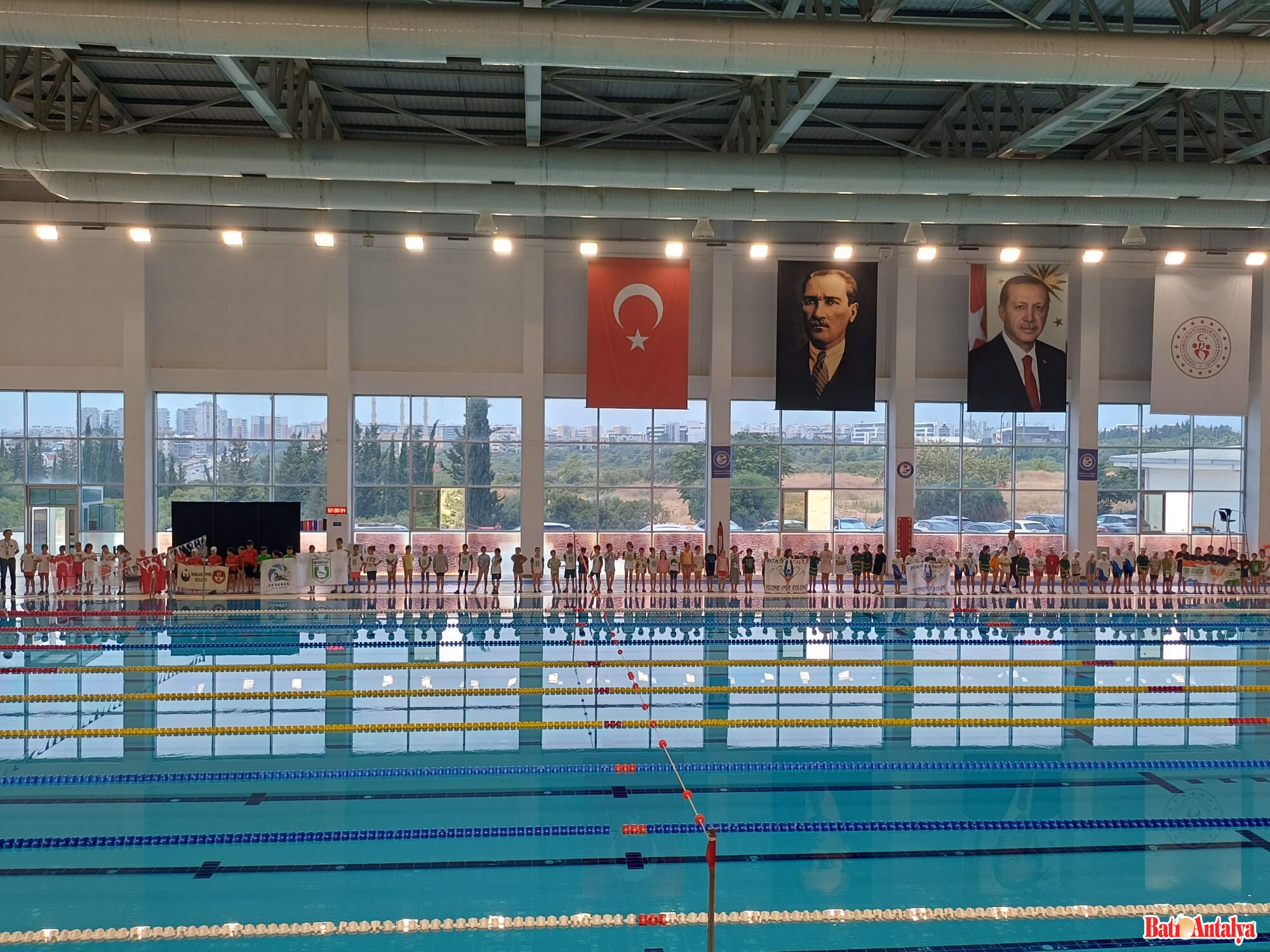 Kumlucalı Minik Yüzücülerden Antalya'da Büyük Başarı