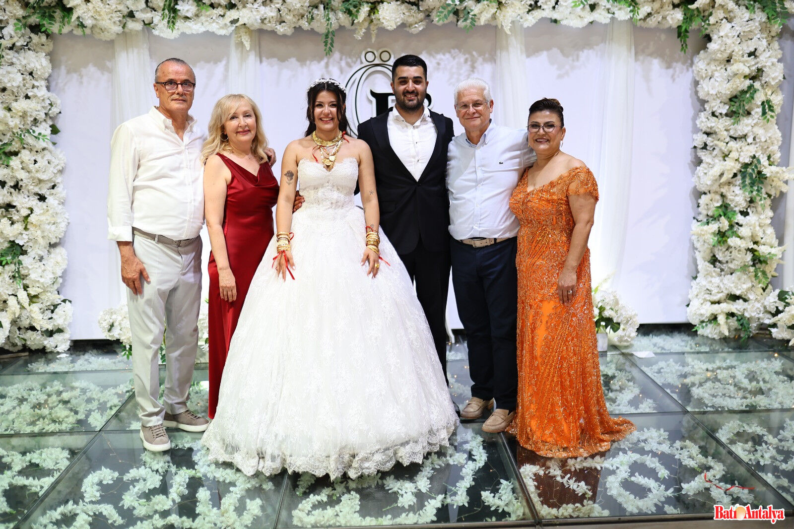 Öykü Ile Fırat Dünyaevine Girdi 3