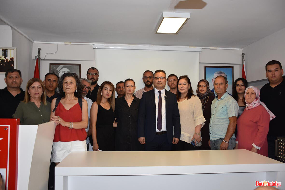 CHP Kumluca’da Toplu İstifa!