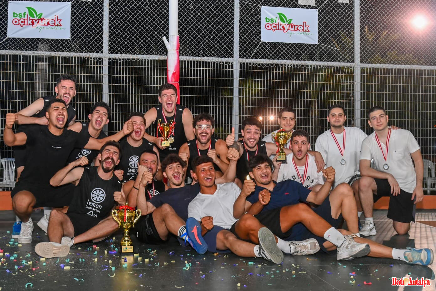 Sokak Basketbolunda Kupa Ve Madalyalar Sahi̇pleri̇ni̇ Buldu 5