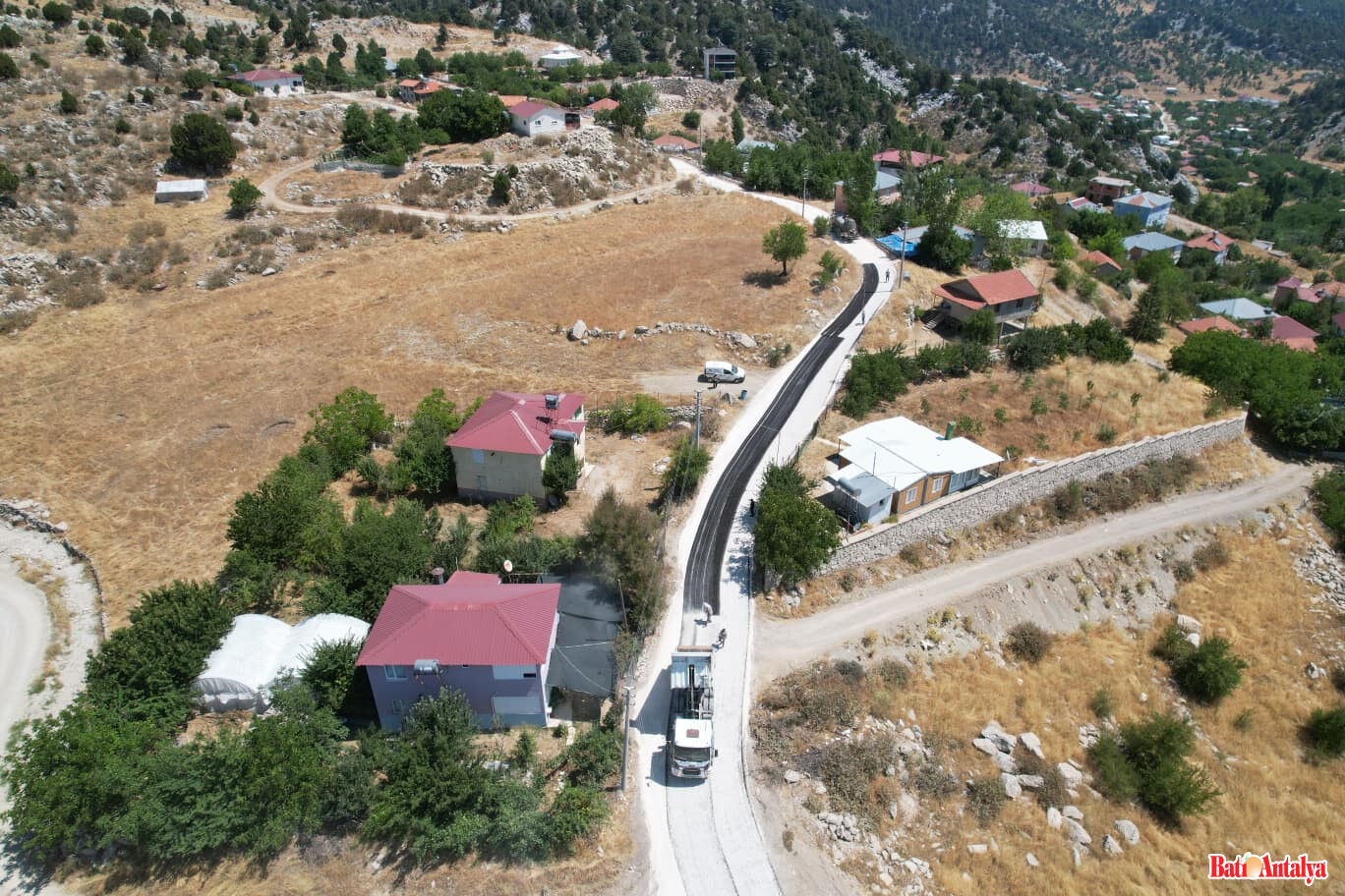 Karagöl Yaylası’na 3 Kilometre Asfalt