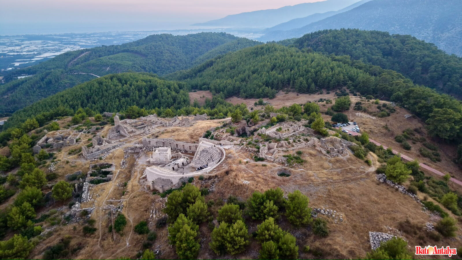 Güneş, Rhodiapolis Antik Kentine Dikkat Çekti