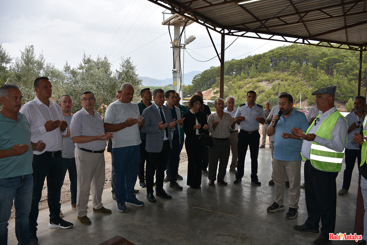 KUMLUCA’DA ZEYTİNYAĞI SIKIM  SEZONU DUALARLA BAŞLADI!