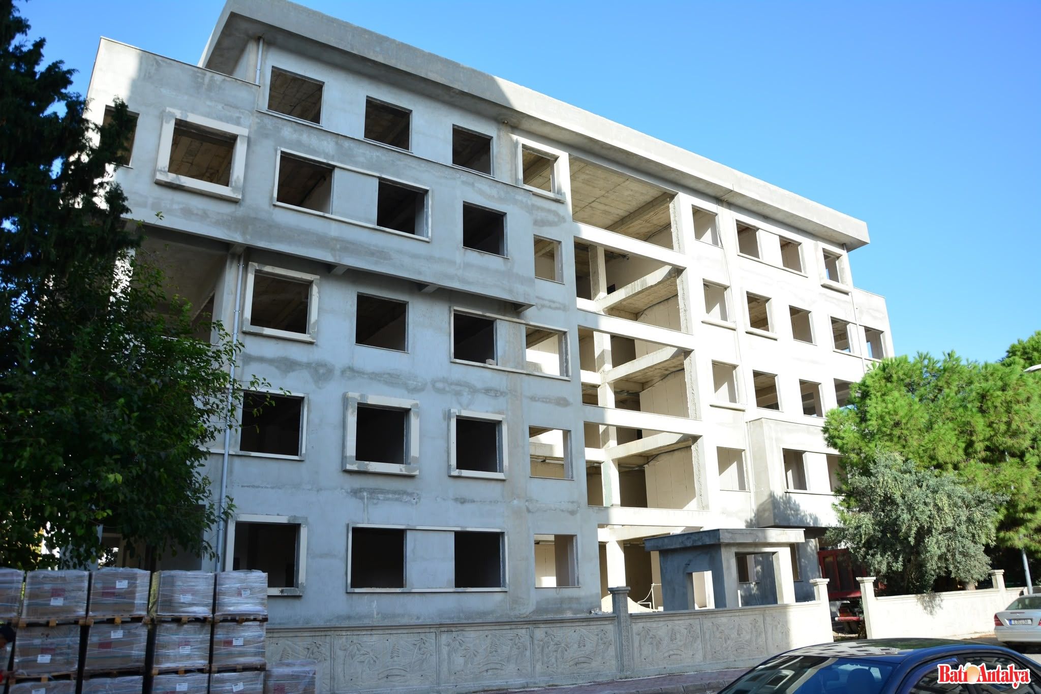 Kumluca’da Eği̇ti̇m Yatirimlarina Hiz Veri̇ldi̇ 1