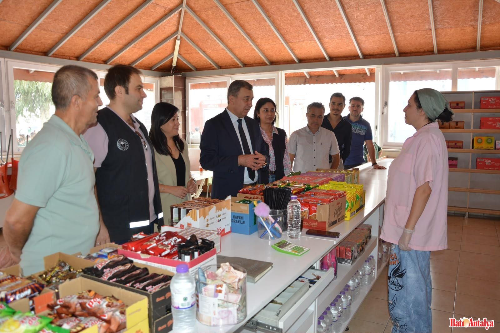 Kumluca’da Okul Kanti̇nleri̇ne Siki Deneti̇m 3