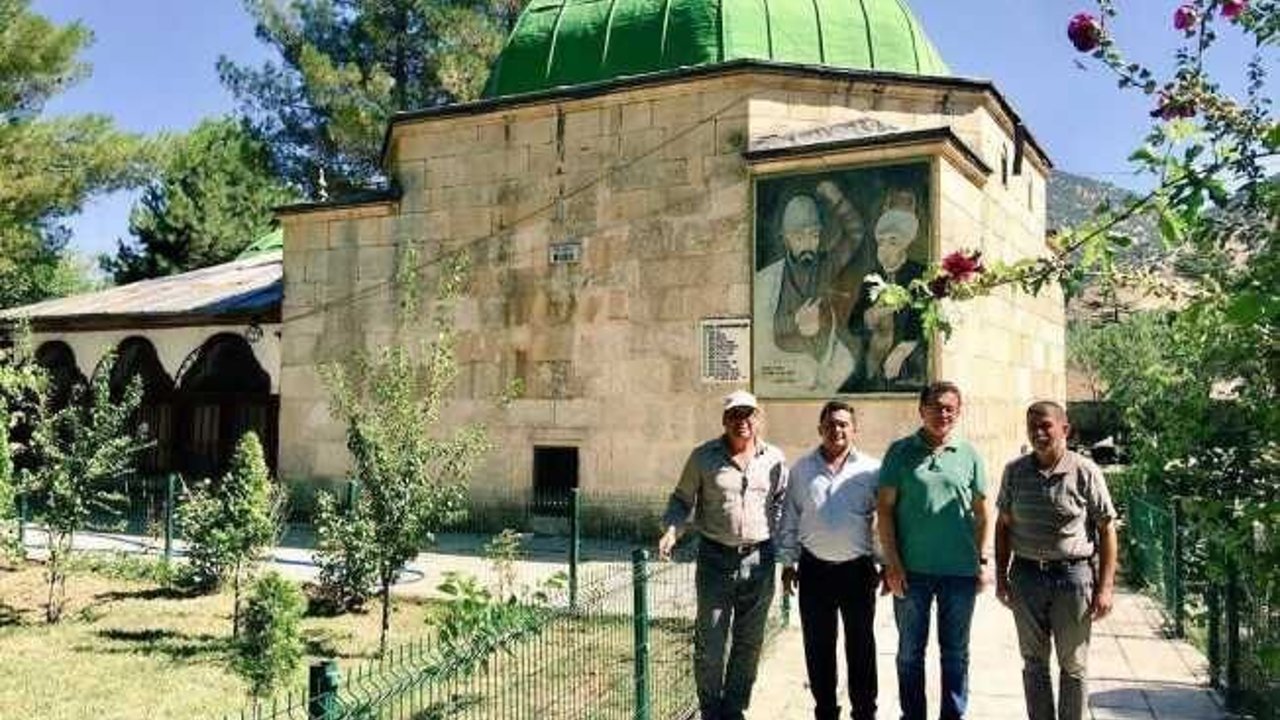  ATAY USLU TEKKE KÖYÜNDE ABDAL MUSA TÜRBESİNİ ZİYARET ETTİ