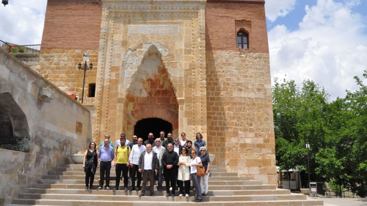 Turizm ve gastronomi yazarları, UNESCO listesindeki Eshab-ı Kehf'i ziyaret etti