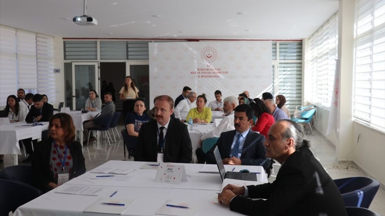 Burdur'da "Aile Çalıştayı" düzenlendi