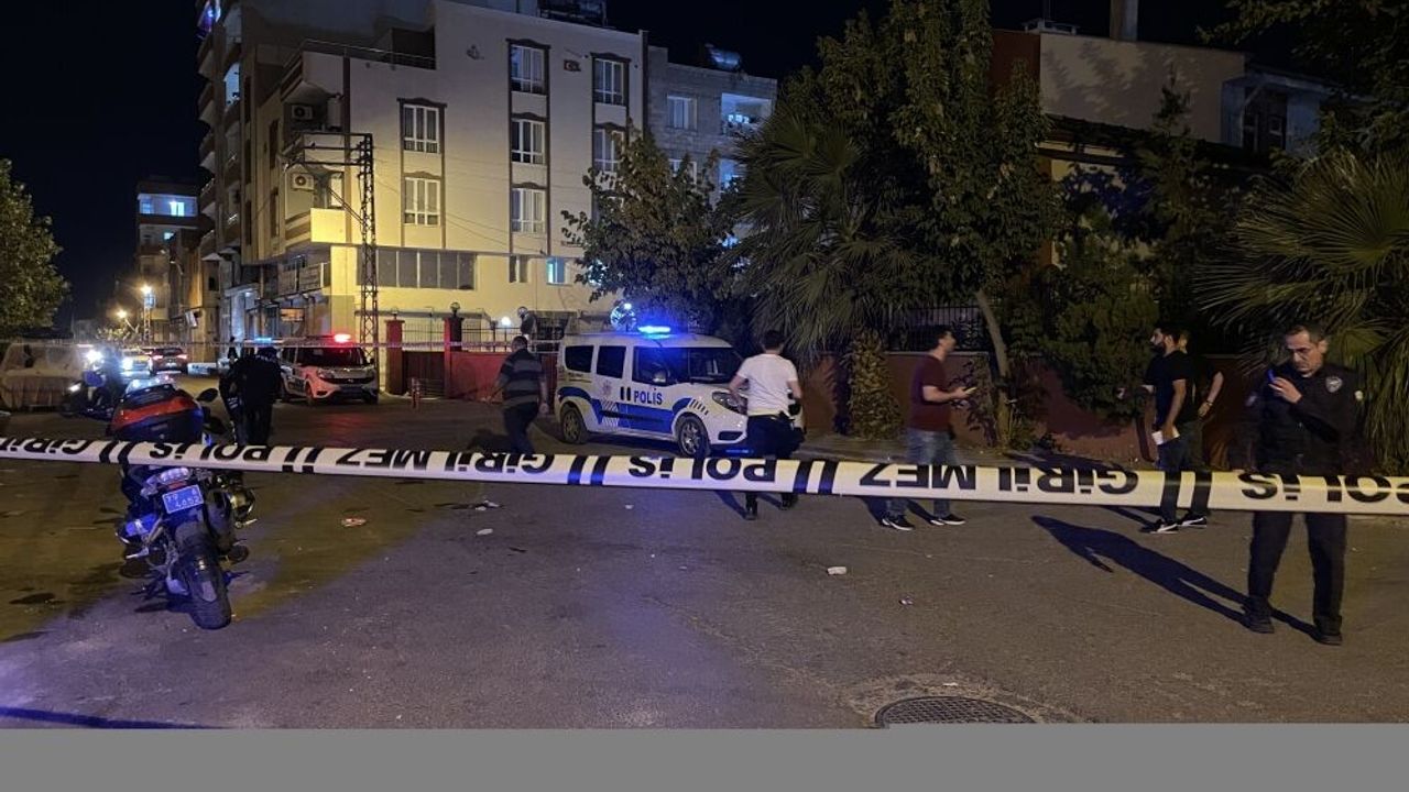 Kilis'te bıçaklı silahlı kavgada 1'i ağır 3 kişi yaralandı