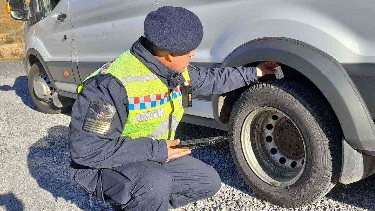 Bitlis’te kış lastiği uygulaması