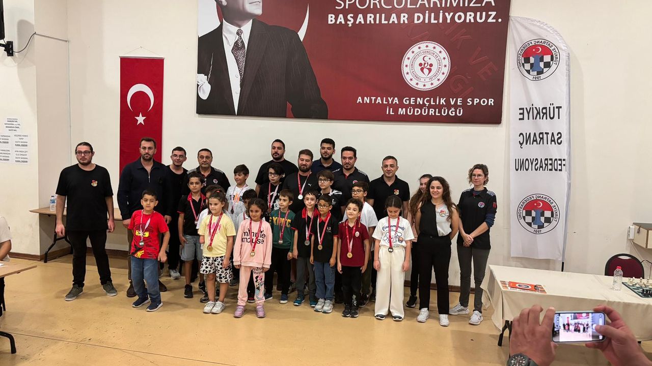 Alper Bahçeci’den Cumhuriyet Bayramı’nda Satrançta Kürsü Başarısı