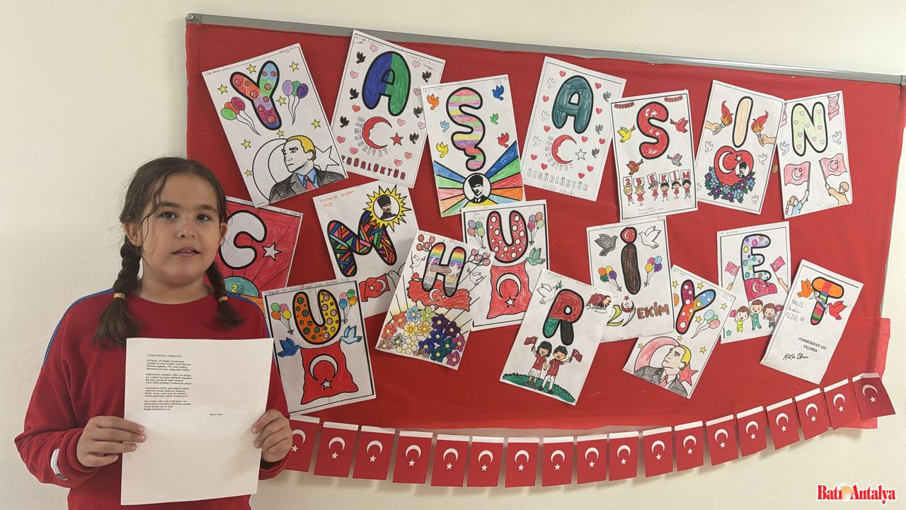 Bahçeşehirli Beren Kök’ten “Cumhuriyet Coşkusu”: 102. Yıla Şiirle Selam