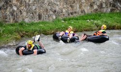 Kosova'da kamyon ve traktör şambrelleri ile rafting yarışması düzenlendi