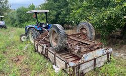 Tokat'ta devrilen traktörün sürücüsü ile römorkunda bulunan 14 kişi yaralandı