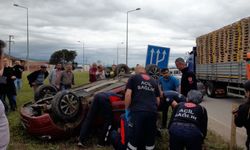 Tokat'taki trafik kazasında araçta sıkışan 2 kişi kurtarıldı