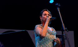 "61. Uluslararası Bursa Festivali"nde Dilek Türkan ve Bursa Büyükşehir Belediyesi Orkestrası sahne aldı