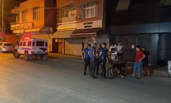 Adana'da polisten motosikletle kaçmaya çalışan şüpheliler kovalamaca sonucu yakalandı