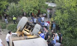 Hakkari'de devrilen silindirin altında kalan çocuk kurtarıldı