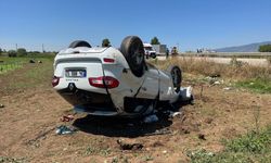 Tokat'ta park halinde minibüse çarpan otomobildeki 2 kişi öldü, 4 kişi yaralandı