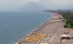 Antalya'da etkili olan nem bunaltıyor