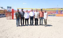 Erciyes'in zirvesine plaj voleybolu için 300 kamyon kum taşındı