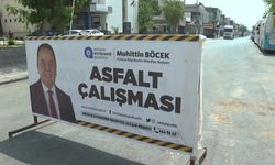 Antalya'da yan yol üzerinde asfalt yenileme çalışması