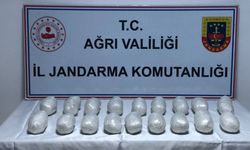 Ağrı'da düzensiz göçmenlerin sırt çantalarında 20 kilo 350 gram uyuşturucu ele geçirildi