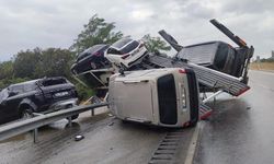 Amasya'da bariyere çarpan otomobil yüklü tırın sürücüsü yaralandı