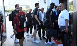 Beşiktaş Futbol Takımı, Belçika'ya geldi
