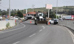 Düzce'de devrilen tırın şoförü yaralandı, bağlantı yolu trafiğe kapatıldı