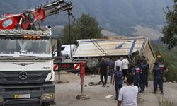 GÜNCELLEME 6 - Kahramanmaraş'ta freni boşalan kamyon cenaze için toplanan kişilerin arasına daldı