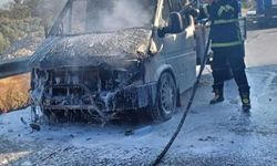 Hatay'da tavuk yüklü kamyonette çıkan yangın söndürüldü