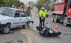 Mersin'de otomobille çarpışan motosikletin sürücüsü ağır yaralandı