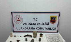 Antalya'da  Hitit ve Roma dönemine ait paraları satarken yakalandı