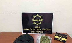 Çorlu Polisten kaçarken atılan poşetten esrar çıktı