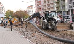 Elmalı'da 50 yıllık içme suyu hatlarını yeniliyor