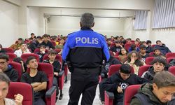 Antalya Emniyeti'nin Okullarda Verdiği Seminerler Aralıksız Sürüyor